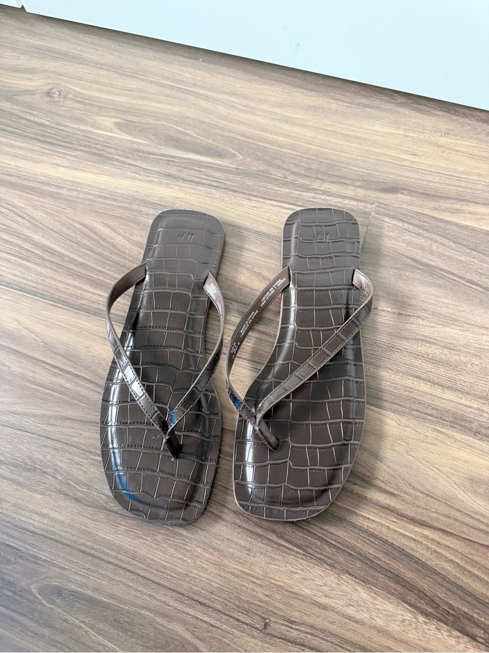 H&M Dark Brown Croc-Embossed Thong Sandals